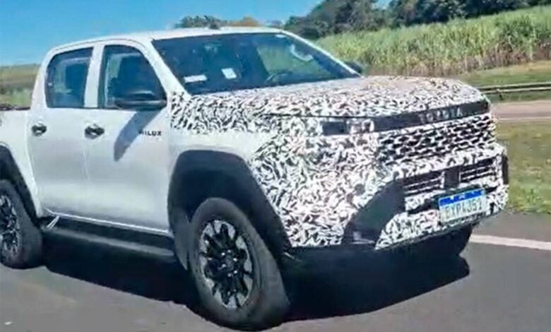 La Toyota Hilux 2024: Renovación y Dominio en el Segmento de Pick-Ups MDP Nueva Toyota Hilux camuflada La Toyota Hilux 2024: Renovación y Dominio en el Segmento de Pick-Ups