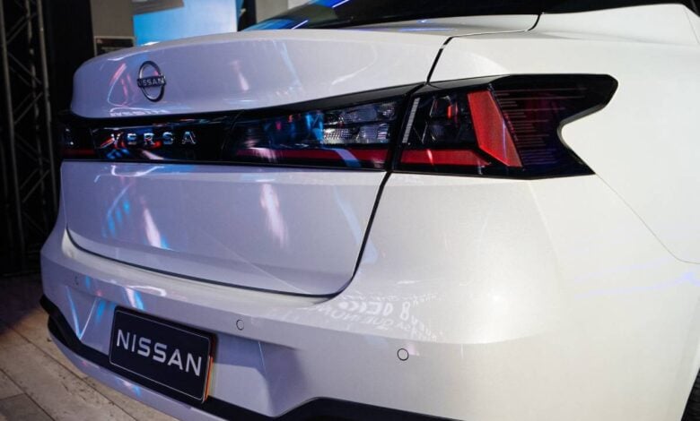 MDP Nuevo Nissan Versa 2026 trasera 1 Nissan Versa 2026: Renovación que Promete Conquistar el Mercado Chileno