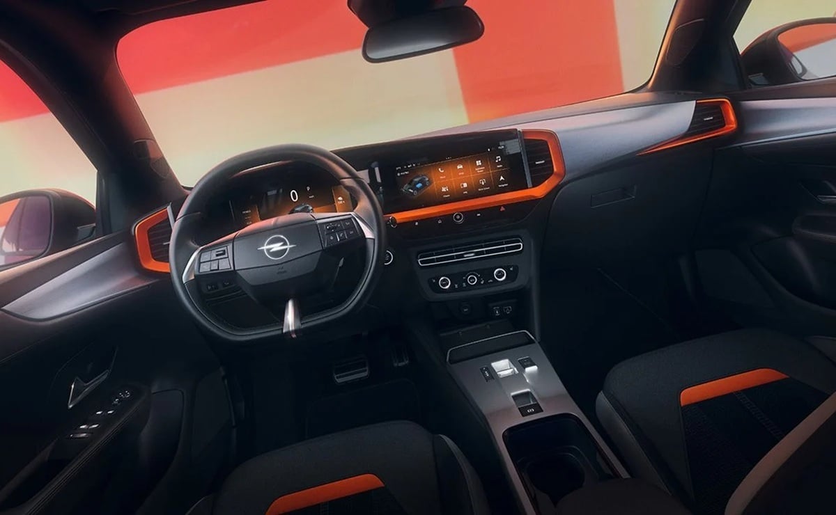 Opel Mokka YES: La edición especial que redefine la experiencia de conducción híbrida en España MDP Opel Mokka YES interior Opel Mokka YES: La edición especial que redefine la experiencia de conducción híbrida en España