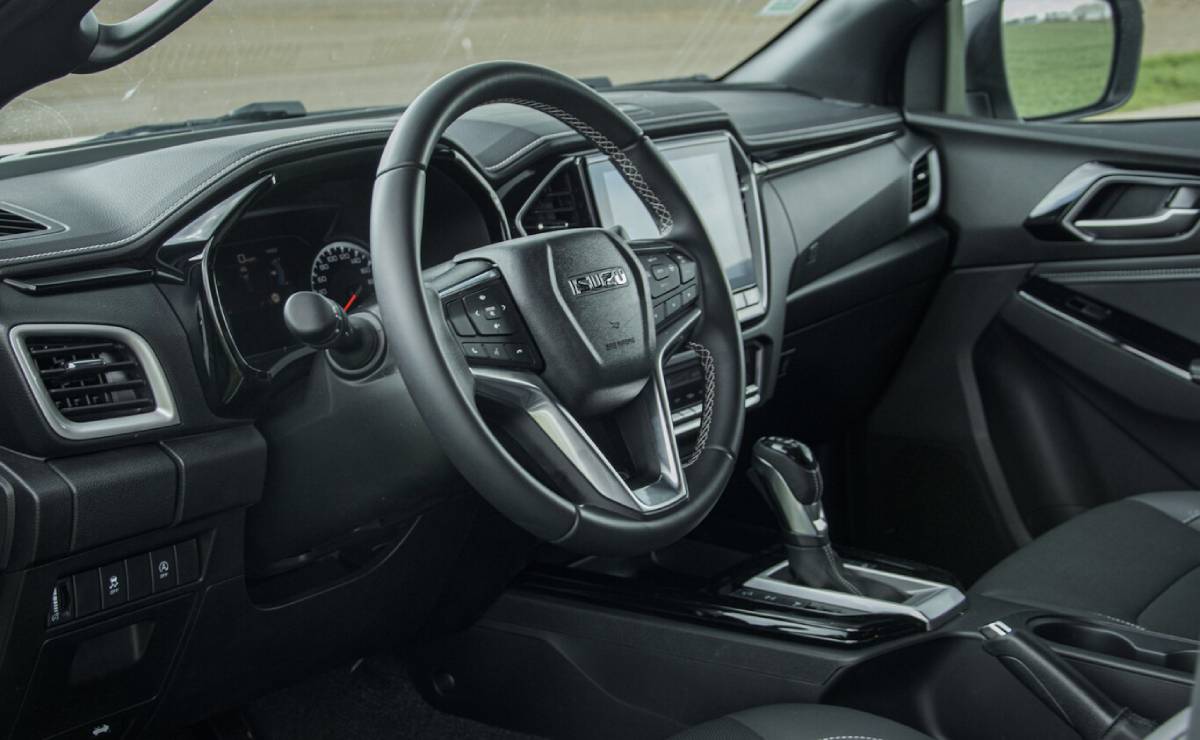 Isuzu D-MAX: La Pick-Up Japonesa Que Revoluciona el Mercado Mexicano MDP Pick up Isuzu D MAX interior 3 Isuzu D-MAX: La Pick-Up Japonesa Que Revoluciona el Mercado Mexicano