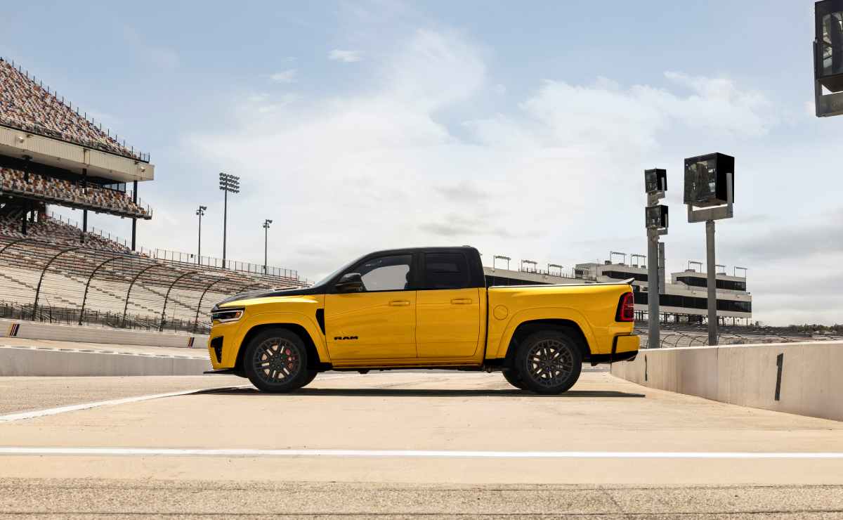 MDP ProyectaRAM 1500 Rumble Beeo nuevo RAM 1500 Rumble Bee Muscle Trucks 2027: El Rugido que Revoluciona el Camino