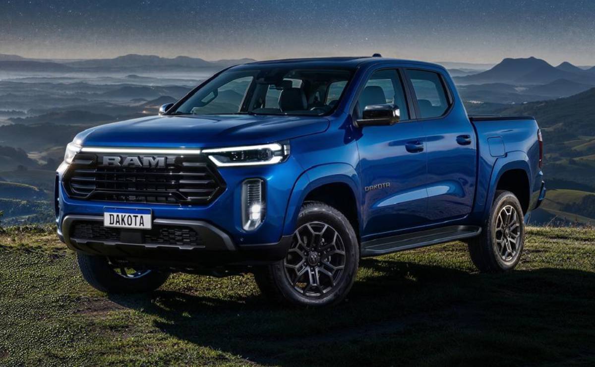 MDP RAM Dakota Laramie Night Edition frente RAM Dakota Laramie Night Edition: La Nueva Propuesta que Ilumina el Mercado de Pick Ups en Argentina