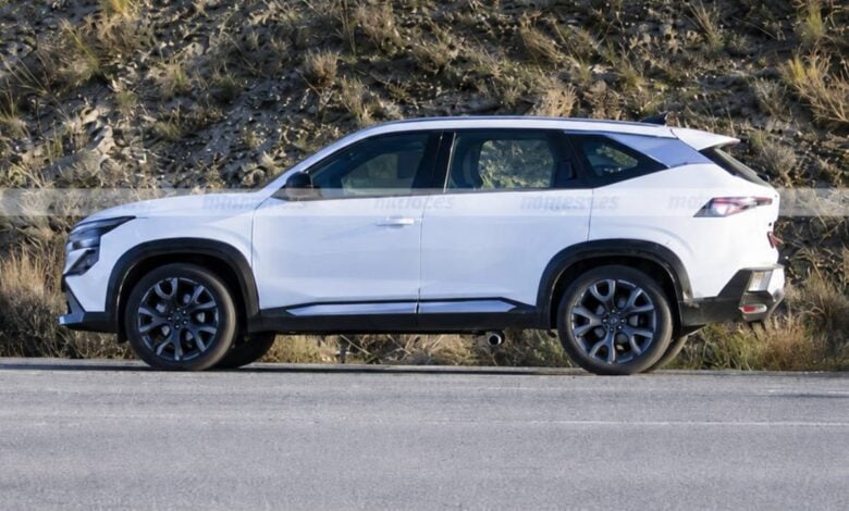 Renault Boreal: La Nueva Evolución Híbrida que Desafía el Mercado de los SUV MDP SUV Renault Boreal 4x4 perfil Renault Boreal: La Nueva Evolución Híbrida que Desafía el Mercado de los SUV