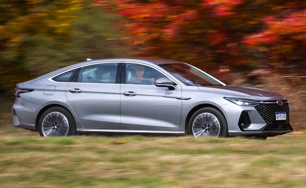 ¿Puede el Chery Arrizo 8 Super Hybrid Desafiar al Toyota Corolla en el Segmento de los Sedanes? MDP Sedan Chery Arrizo 8 accion 2 ¿Puede el Chery Arrizo 8 Super Hybrid Desafiar al Toyota Corolla en el Segmento de los Sedanes?