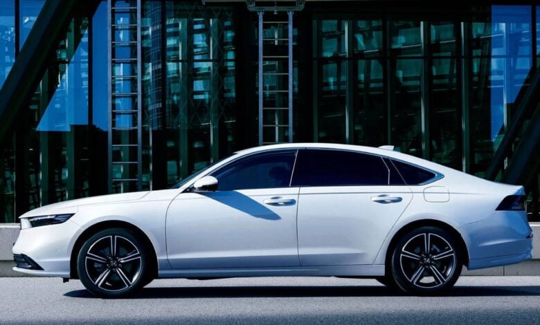 El Honda Accord 2027 revoluciona la tecnología en sedanes MDP Sedan Honda Accord 2027 perfil El Honda Accord 2027 revoluciona la tecnología en sedanes