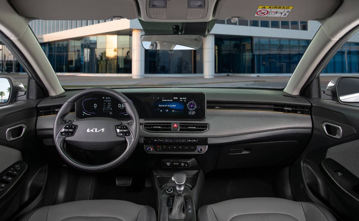 MDP Sedan Kia k3 interior 1 1 ¿Es el Kia K3 Sedán la Nueva Estrella del Segmento de Sedanes? Descubre sus Atributos