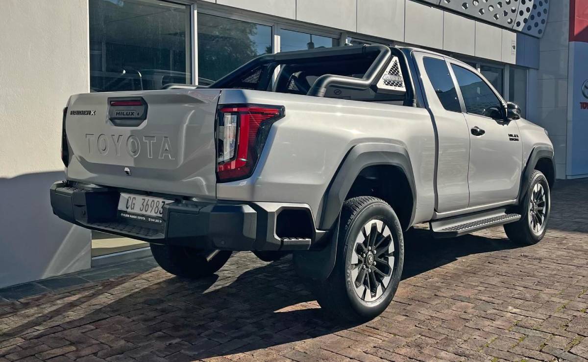 Toyota Hilux 2026 Xtra Cab Raider X: La Pick-Up que Redefine el Mercado en Sudáfrica MDP Toyota Hilux 2026 Xtra Cab Raider X trasera Toyota Hilux 2026 Xtra Cab Raider X: La Pick-Up que Redefine el Mercado en Sudáfrica
