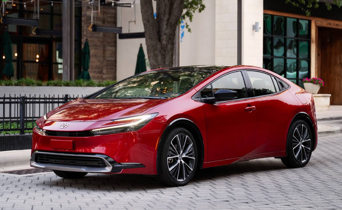 Toyota Prius 2027: Evolución y Tecnología en el Híbrido más Esperado MDP Toyota Prius 2027 frente Toyota Prius 2027: Evolución y Tecnología en el Híbrido más Esperado