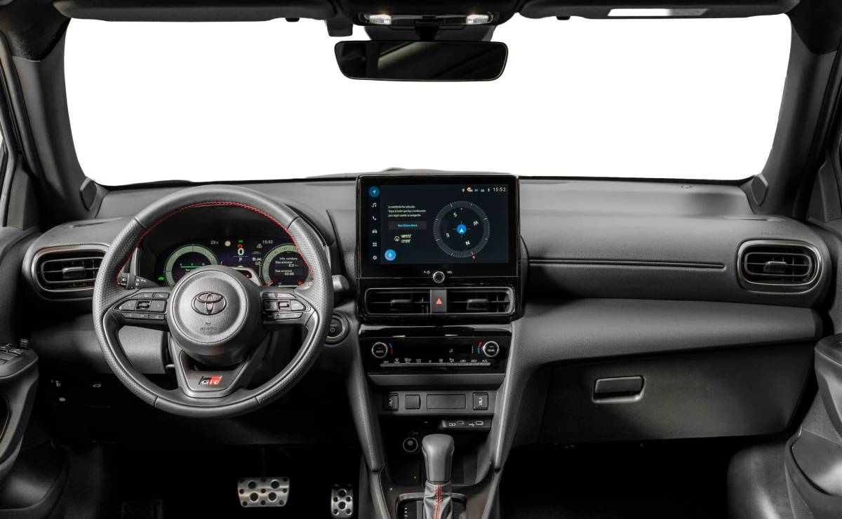 MDP Toyota Yaris Cross Europeo interior Toyota Yaris Cross 2024: La Nueva Cara del SUV Urbano Más Esperado en Europa