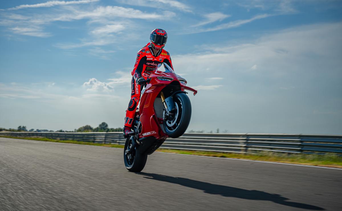 Revolución en las pistas: El nuevo kit de competición para la Ducati Panigale V4 MDP ducati panigale v4 r 2026 2 Revolución en las pistas: El nuevo kit de competición para la Ducati Panigale V4