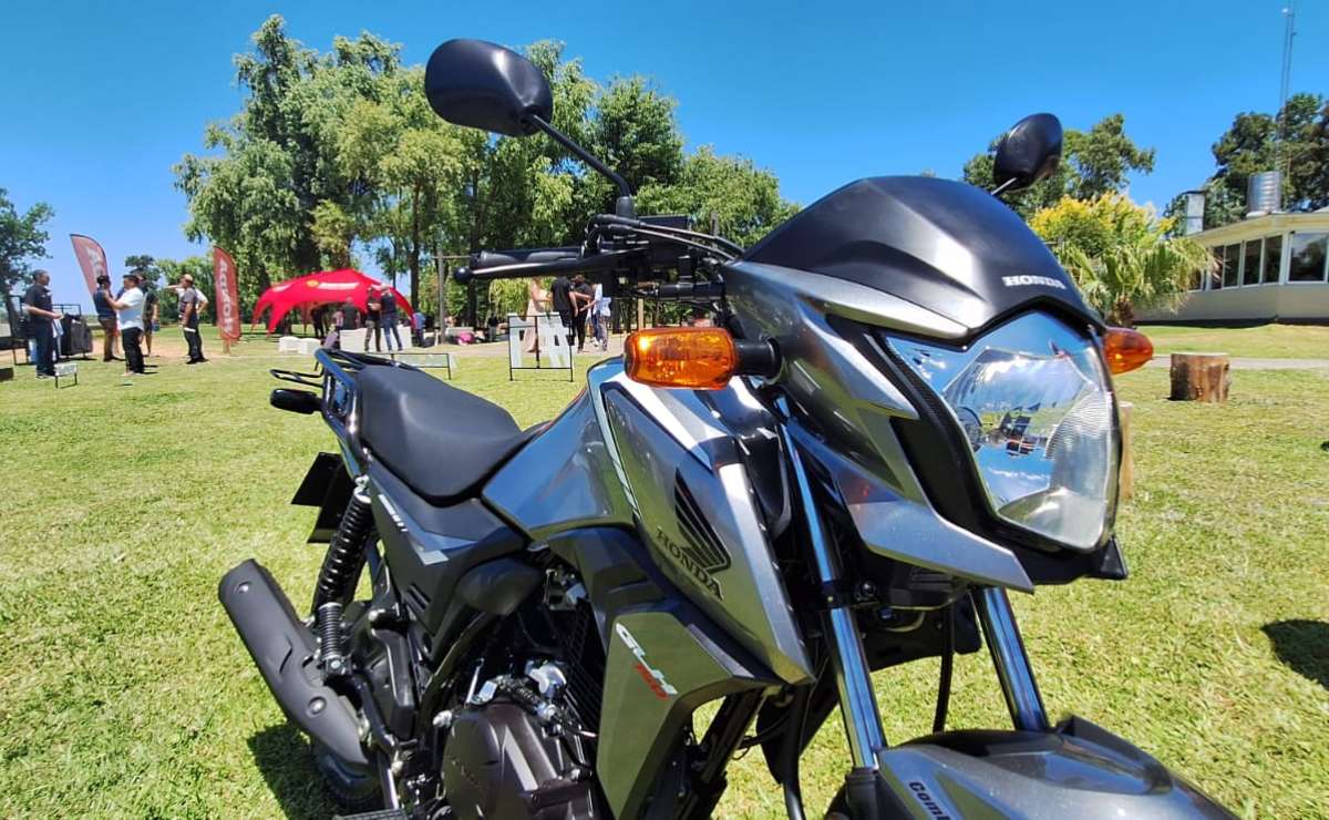 Descubre la Renovada Honda GLH 150: La Moto Urbana Que Está Dando de Qué Hablar MDP honda glh 150 lateral Descubre la Renovada Honda GLH 150: La Moto Urbana Que Está Dando de Qué Hablar