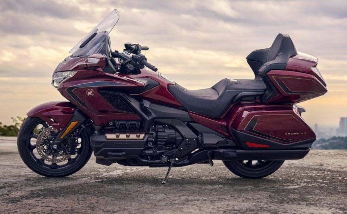 Honda GL1800 Gold Wing Tour 50th Anniversary: La Joya del Turismo de Lujo Celebrando Medio Siglo MDP honda golwing edicion especial3 Honda GL1800 Gold Wing Tour 50th Anniversary: La Joya del Turismo de Lujo Celebrando Medio Siglo