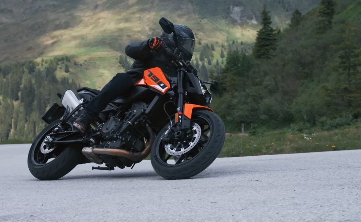 MDP ktm 790 duke1 Descubre la Innovadora KTM 790 Duke 2027: Dominando la Técnica y el Control