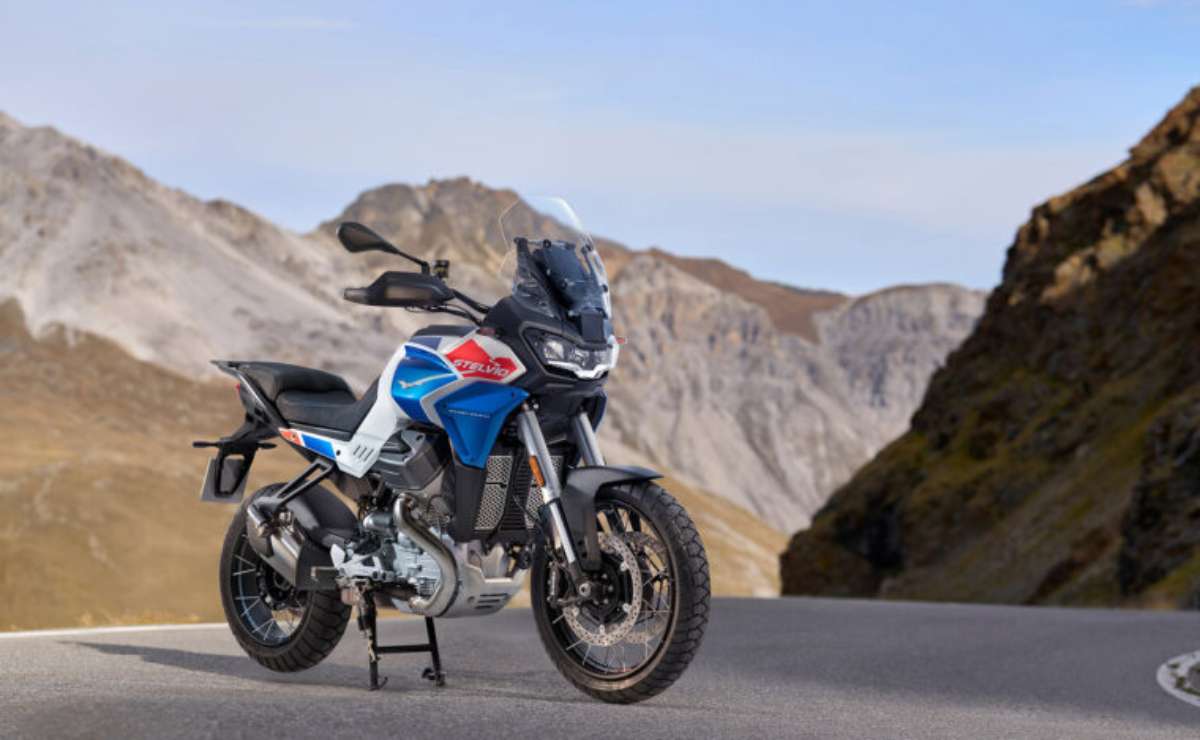 MDP moto trail moto guzzi stelvio 1 Moto Guzzi: Celebración de 105 Años Llenos de Historia y Pasión sobre Dos Ruedas