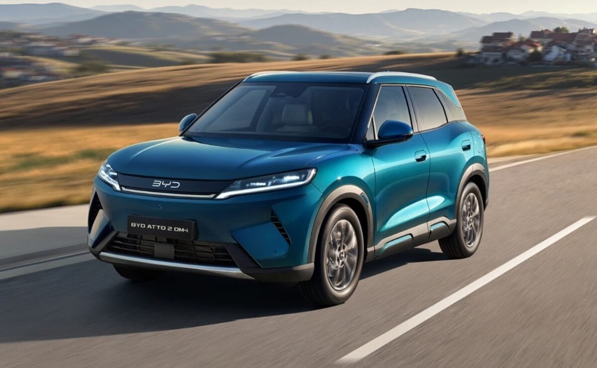 MDP BYD ATTO 2 DM i en accion BYD ATTO 2 DM-i: Un Nuevo Jugador en el Mercado Europeo de los SUV Compactos
