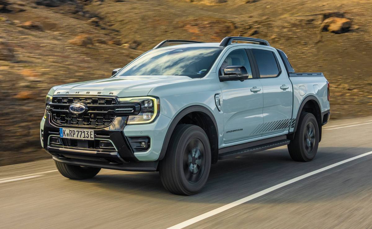 MDP Ford Ranger Stormtrak PHEV accion Ford Ranger PHEV: ¿La camioneta híbrida más esperada del mercado argentino?