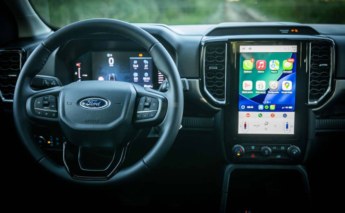 La Ford Ranger XLT V6 desafía el mercado argentino con potencia y tecnología MDP Ford Ranger XLT V6 interior La Ford Ranger XLT V6 desafía el mercado argentino con potencia y tecnología