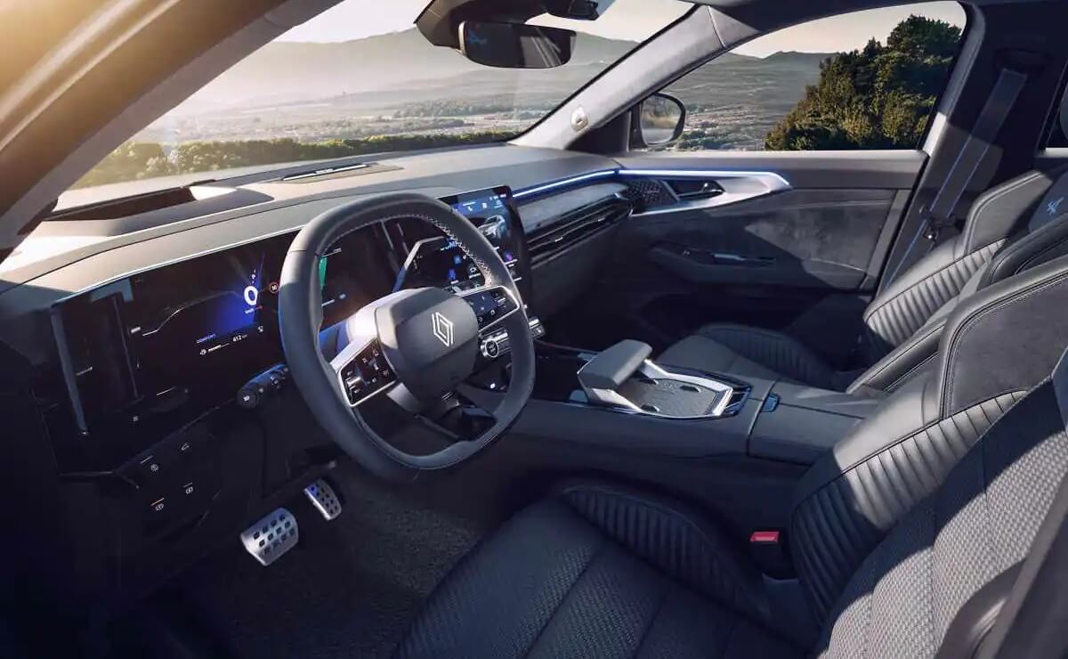 Renault Austral: La SUV Que Rediseña el Segmento Medio en Europa MDP Interior Renault Austral Renault Austral: La SUV Que Rediseña el Segmento Medio en Europa