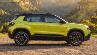 ¿Estás listo para conocer al Jeep Avenger 2027? El SUV compacto que redefine la movilidad urbana en la región MDP Jeep Avenger 2027 Limited perfil ¿Estás listo para conocer al Jeep Avenger 2027? El SUV compacto que redefine la movilidad urbana en la región