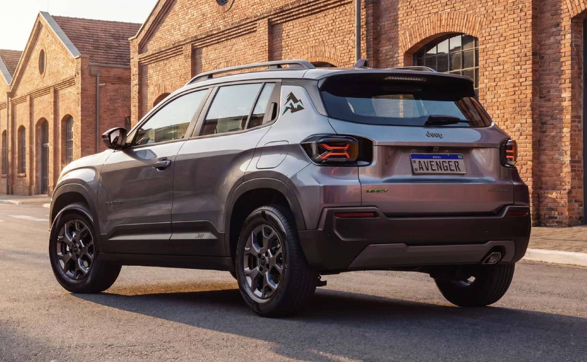 ¿Por qué el Jeep Avenger 2027 está causando tanto revuelo en Brasil? MDP Jeep Avenger Altitude trasera ¿Por qué el Jeep Avenger 2027 está causando tanto revuelo en Brasil?