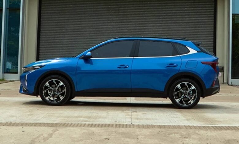 MDP Kia K3 Cross perfil ¿Es el Kia K3 el sedán más esperado del momento? Te contamos todo sobre sus versiones y precios en Argentina