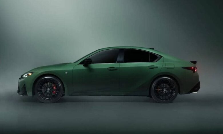 MDP Lexus IS 350 sedan 2 Lexus IS 350 F Sport: La Edición Limitada en Envious Green que Desafía el Lujo
