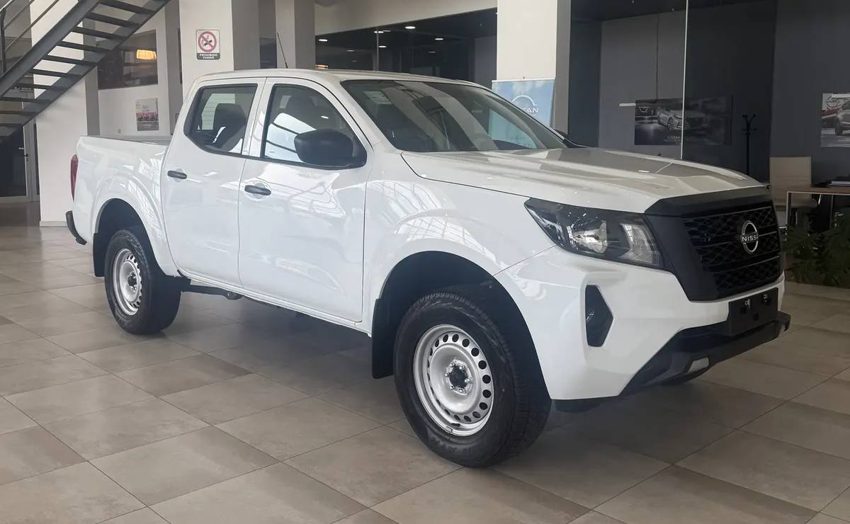 MDP Nissan Frontier S 4x2 MT frente Descuentos Increíbles en la Nissan Frontier: ¿Cuál es la Mejor Opción para Ti?