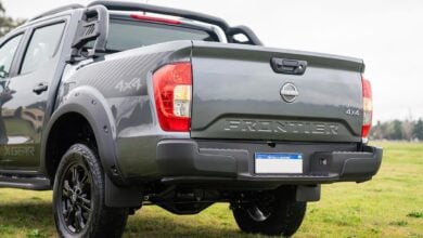 La Revolución de la Nissan Frontier en Brasil: Llega la Variante Híbrida Enchufable MDP Nissan Frontier X Gear lanzamiento trasera La Revolución de la Nissan Frontier en Brasil: Llega la Variante Híbrida Enchufable