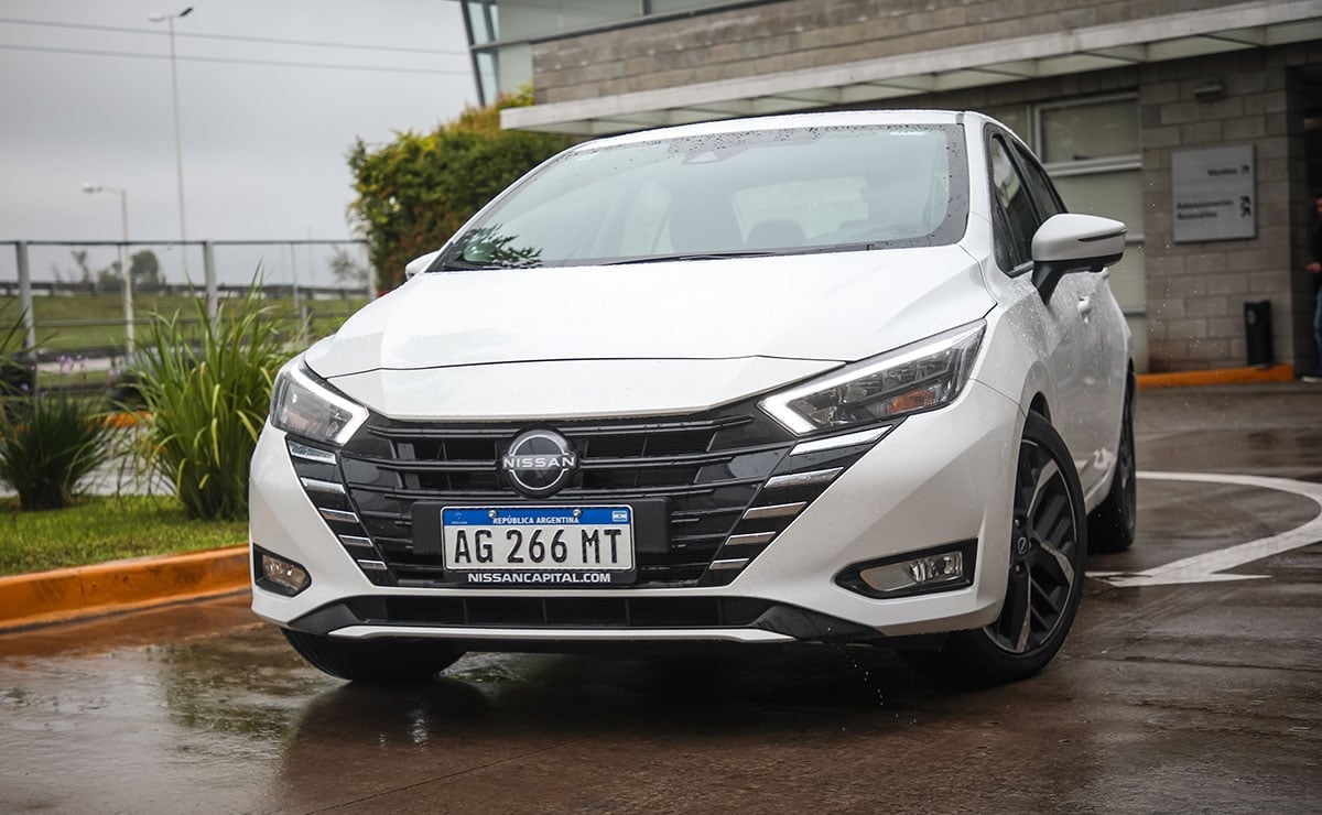 Nissan Versa 2026: Un Nuevo Horizonte en el Mercado Argentino de Sedanes MDP Nissan Versa Exclusive trompa Nissan Versa 2026: Un Nuevo Horizonte en el Mercado Argentino de Sedanes
