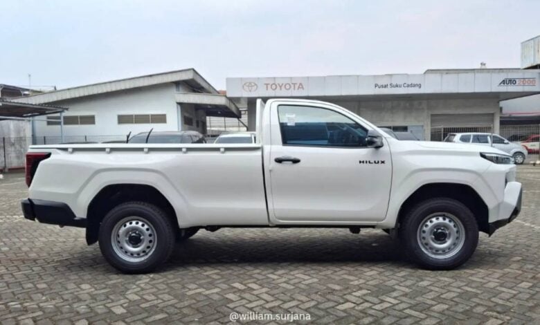 MDP Nueva Toyota Hilux cabina simple perfil 1 La Nueva Era de la Toyota Hilux: ¿Revolución o Evolución?