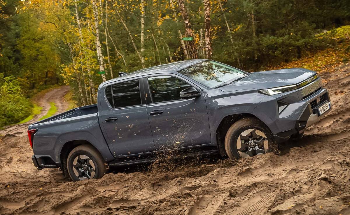La Revolución Eléctrica de Toyota: Hilux se Reinventa para un Futuro Sostenible MDP Nueva Toyota Hilux electrica accion 1 1 La Revolución Eléctrica de Toyota: Hilux se Reinventa para un Futuro Sostenible