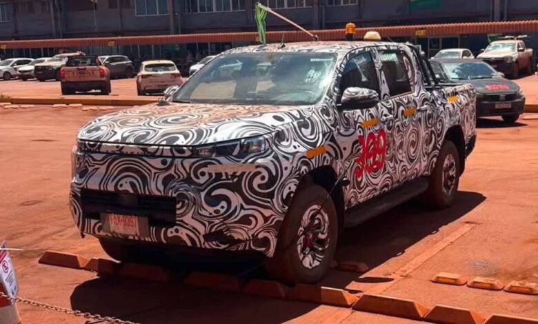 La Revolución Eléctrica de Toyota: Hilux se Reinventa para un Futuro Sostenible MDP Nueva Toyota Hilux electrica camuflada 2 La Revolución Eléctrica de Toyota: Hilux se Reinventa para un Futuro Sostenible