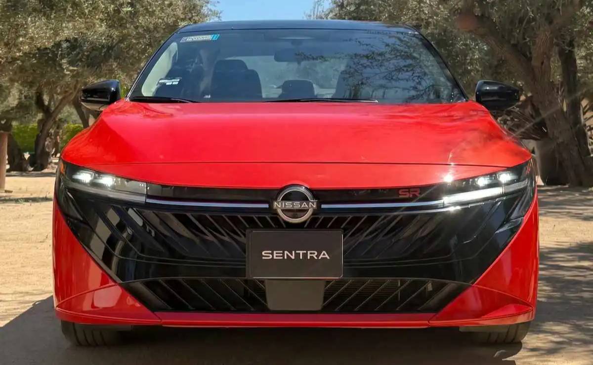 Nuevo Nissan Sentra 2027: ¿El rival definitivo para el Toyota Corolla? MDP Nuevo Nissan Sentra trompa 1 Nuevo Nissan Sentra 2027: ¿El rival definitivo para el Toyota Corolla?