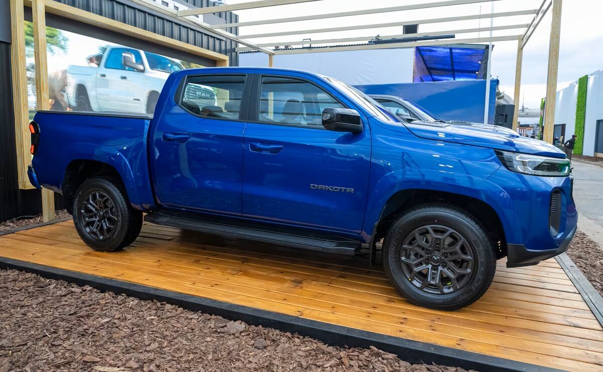 MDP RAM Dakota RAM Dakota: La Nueva Laramie Night Edition Llega con Sorpresas y Ajustes de Precio