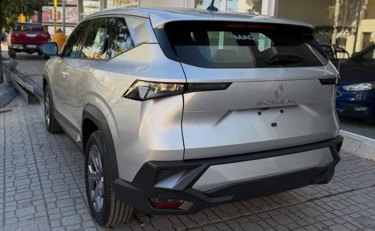 Renault Boreal: El Nuevo Contendiente en el Mundo de los SUV Medianos MDP Renault Boreal Evolution trasera 1 Renault Boreal: El Nuevo Contendiente en el Mundo de los SUV Medianos
