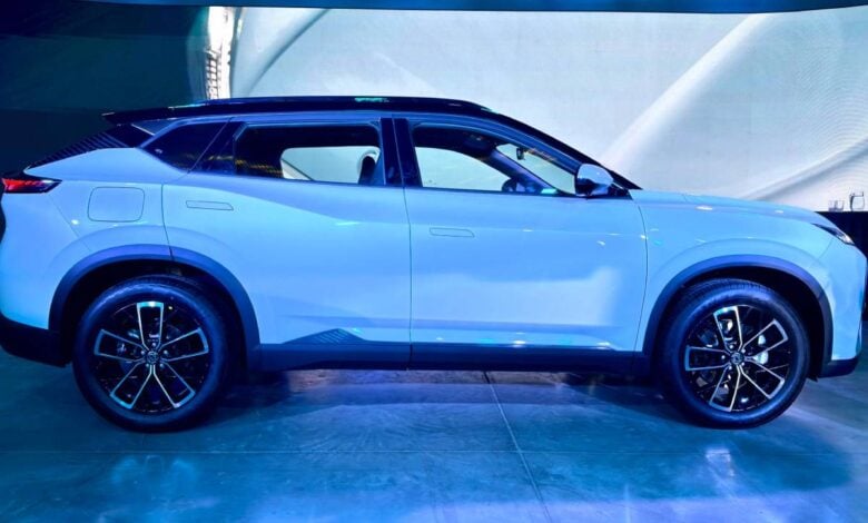 MDP SUV Dongfeng L7 perfil Dongfeng L7 PHEV: El SUV Híbrido que Revoluciona el Mercado Chileno