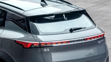 MDP SUV Lynk Co 06 teaser Lynk & Co 06: Un híbrido enchufable que revoluciona el mercado argentino