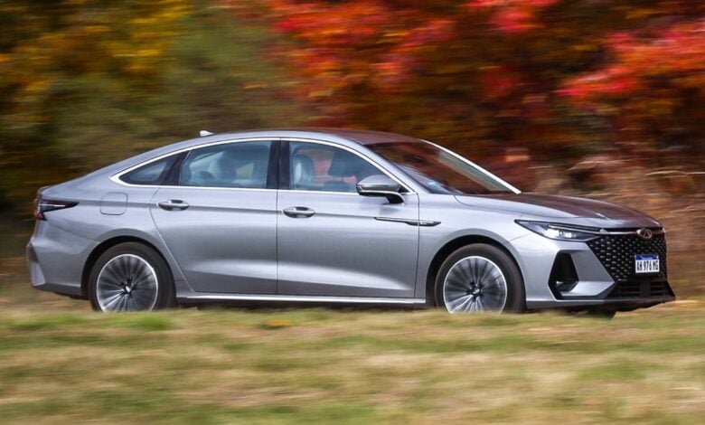 MDP Sedan Chery Arrizo 8 accion 2 Chery Arrizo 8 vs. Toyota Corolla: ¿Puede el nuevo sedán desafiar al líder del mercado?