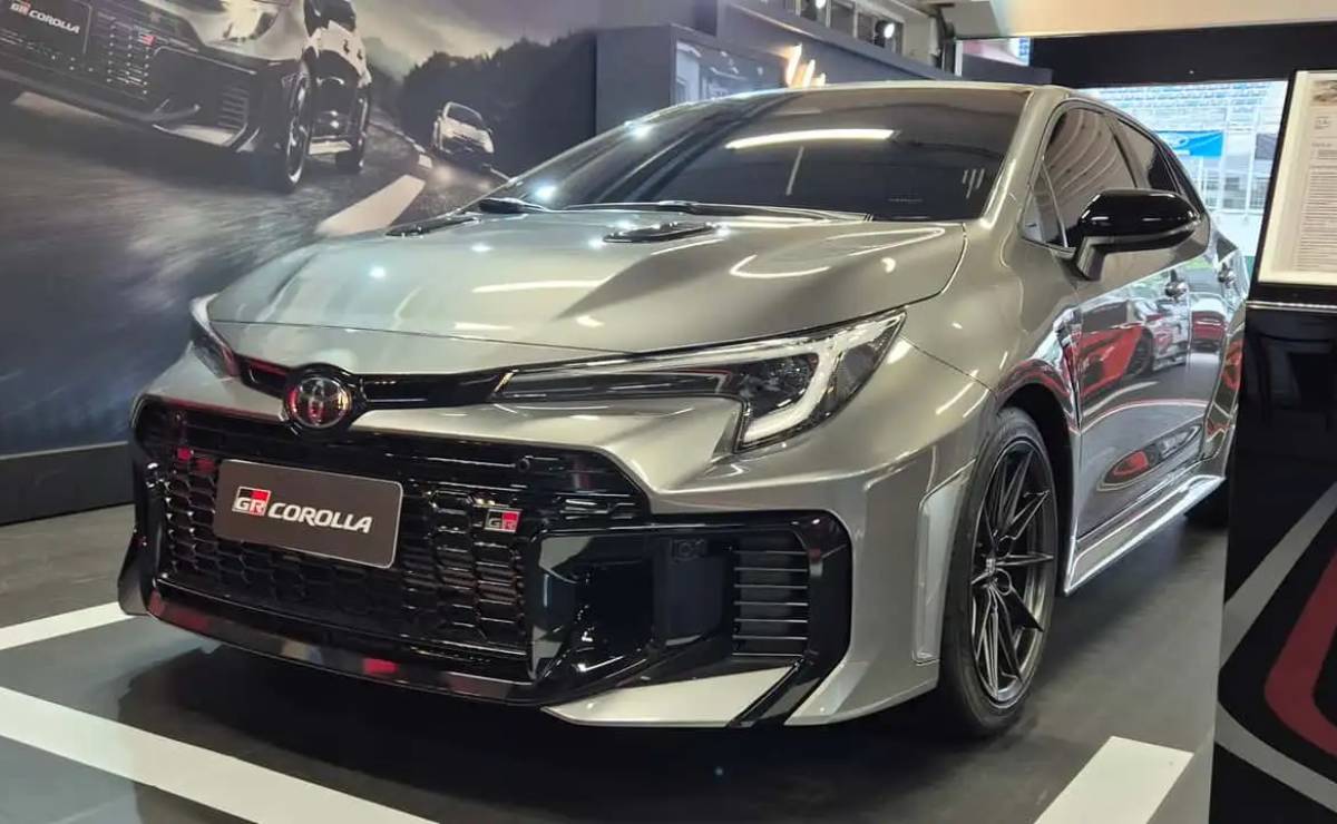 Toyota GR Corolla: El Dinámico Ingreso al Mercado Brasileño con Más Torque MDP Toyota GR Corolla frente 1 Toyota GR Corolla: El Dinámico Ingreso al Mercado Brasileño con Más Torque