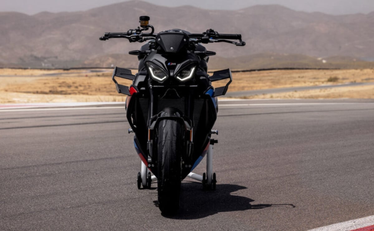 BMW M 1000 R 2027: ¿La naked más esperada del año? MDP bmw desaf a los l mites de una naked con 2 BMW M 1000 R 2027: ¿La naked más esperada del año?