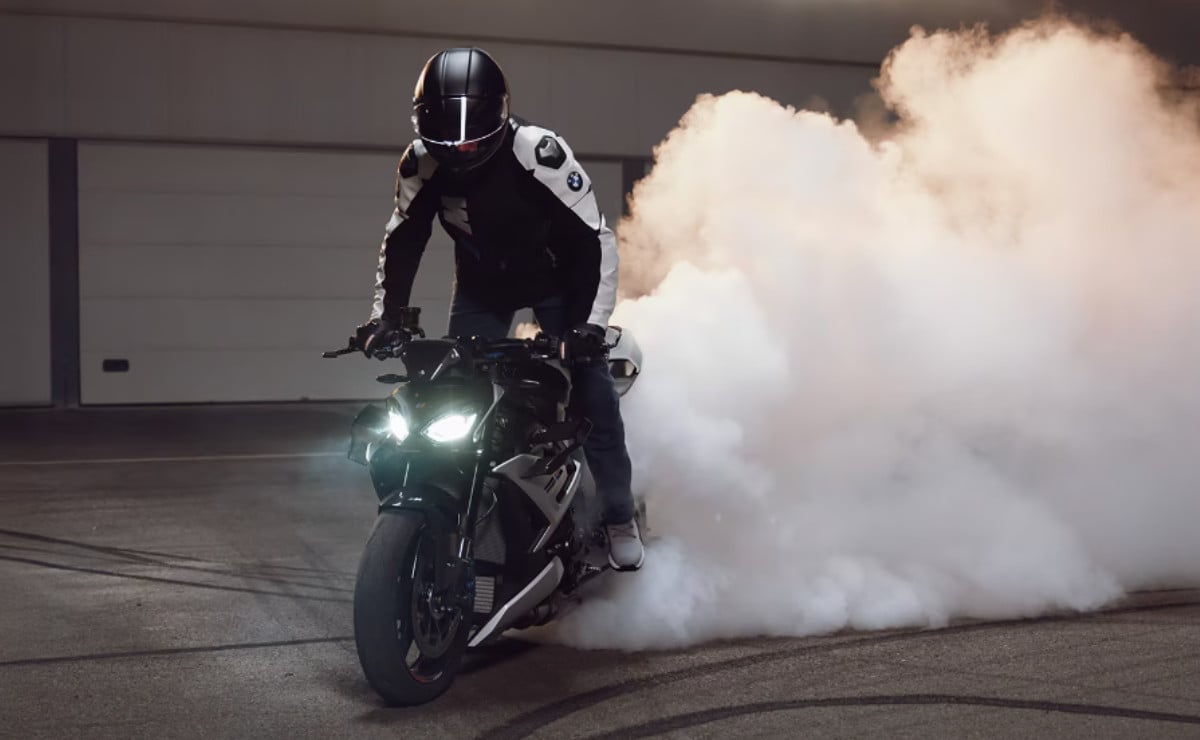 BMW M 1000 R 2027: ¿La naked más esperada del año? MDP bmw desaf a los l mites de una naked con BMW M 1000 R 2027: ¿La naked más esperada del año?