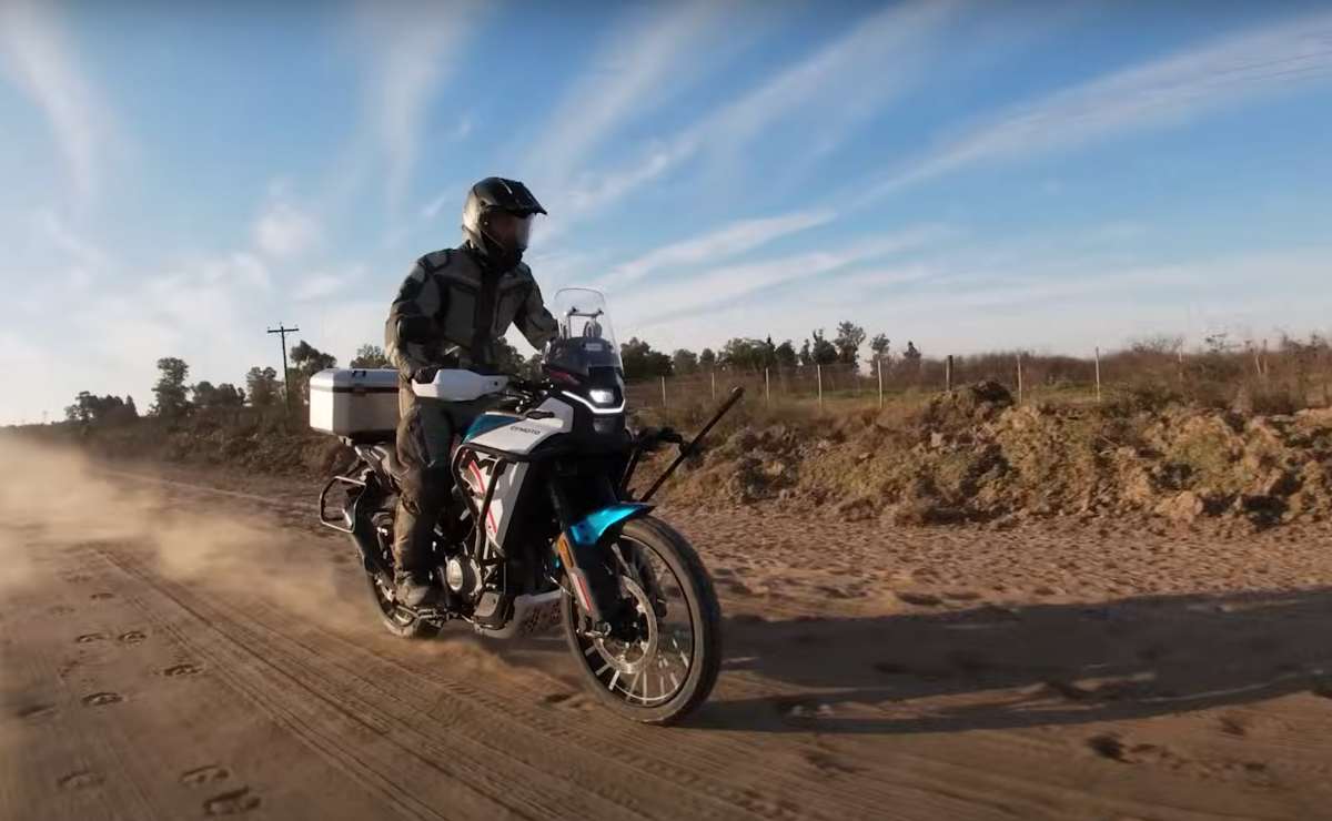 Llega la Kawasaki KLE 500: ¿Podrá dominar el segmento de trail medias en Argentina? MDP cfmoto 450 mt prueba test ride Llega la Kawasaki KLE 500: ¿Podrá dominar el segmento de trail medias en Argentina?