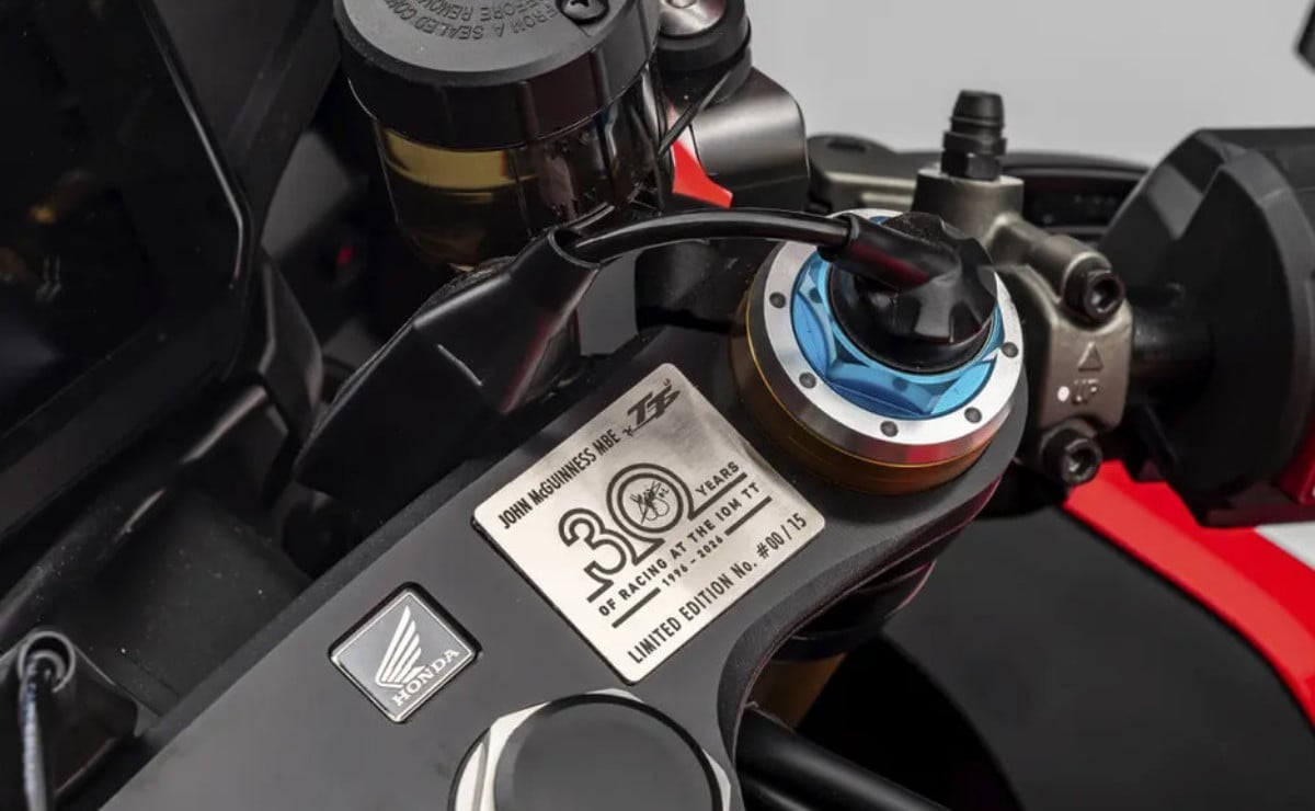 MDP conseguite la honda cbr1000rr r de john La Iconica Honda CBR1000RR-R Fireblade SP Rinde Homenaje a John McGuinness