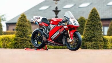 MDP ducati 998 hislop 1 La legendaria Ducati 998RS de Steve Hislop: A la venta por 180.000 libras, una pieza de historia al alcance de coleccionistas