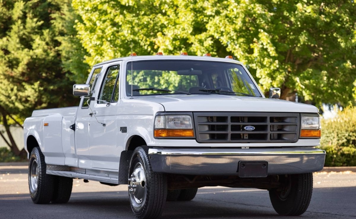 MDP ford f 350 19931 Ford F-350 XL SuperCab 1993: Una Joya Clásica en el Corazón de Oregon