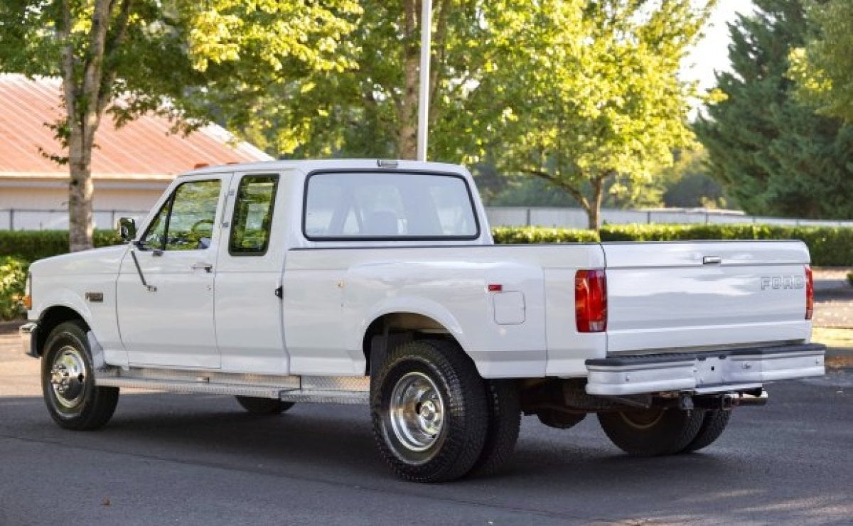 MDP ford f 350 19932 Ford F-350 XL SuperCab 1993: Una Joya Clásica en el Corazón de Oregon