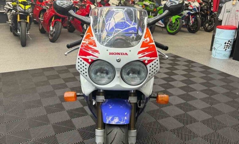 La Honda CBR900RR de James May: Una oportunidad única en Clitheroe MDP honda fireblade james may 1 La Honda CBR900RR de James May: Una oportunidad única en Clitheroe