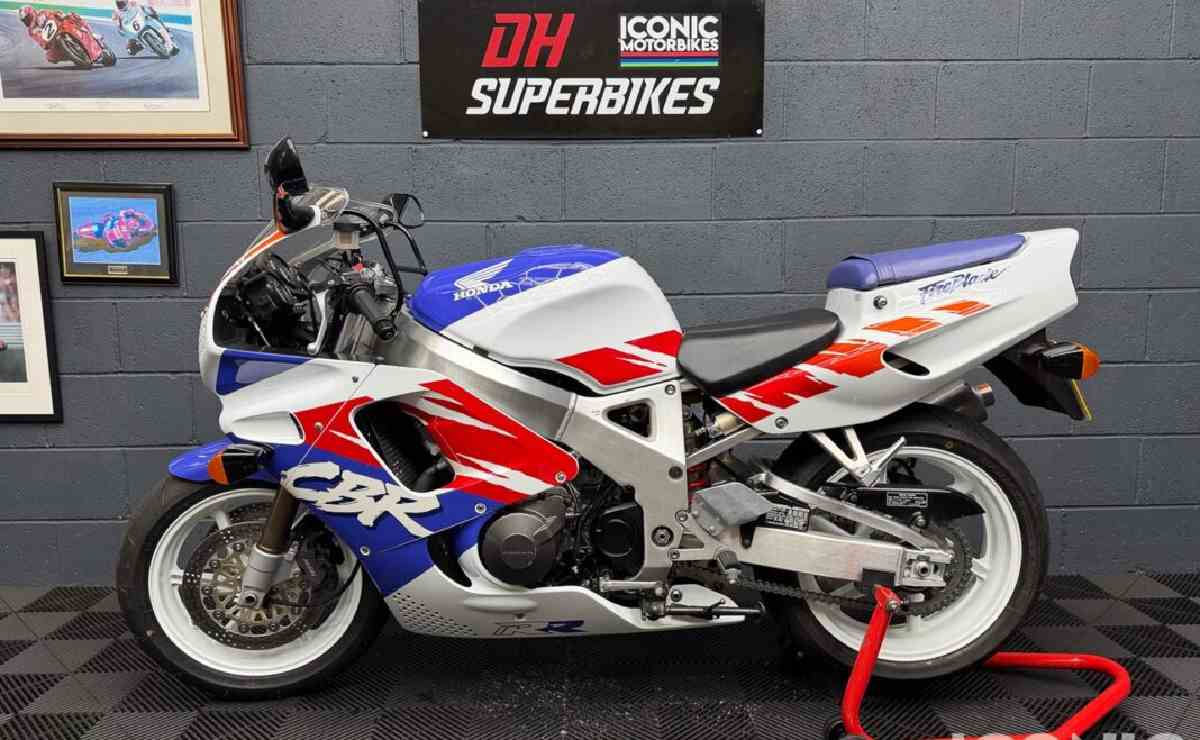La Honda CBR900RR de James May: Una oportunidad única en Clitheroe MDP honda fireblade james may 2 La Honda CBR900RR de James May: Una oportunidad única en Clitheroe