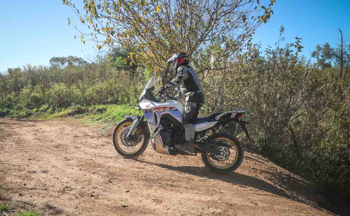 Yamaha Ténéré 700 vs Honda XL750 Transalp: ¿Cuál es la mejor opción para el aventurero moderno? MDP honda transalp 750 1 Yamaha Ténéré 700 vs Honda XL750 Transalp: ¿Cuál es la mejor opción para el aventurero moderno?