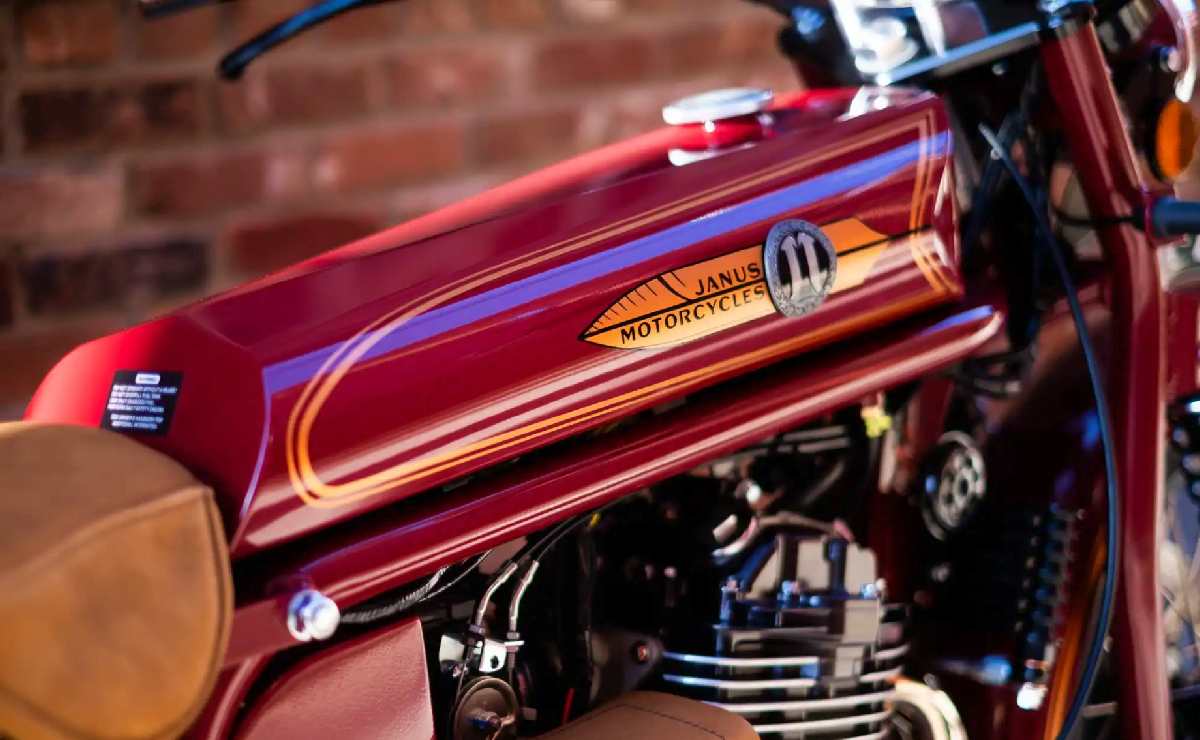 MDP janus moto 2 Janus Halcyon 450: La Evolución Artesanal con Motor Hartford